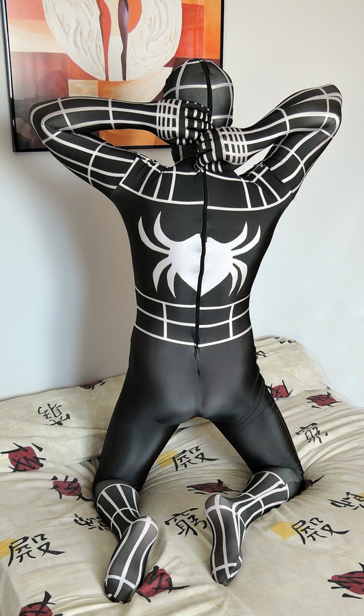 Zentaï Spiderman gris
Mots-clés: Zentaï Spiderman gris