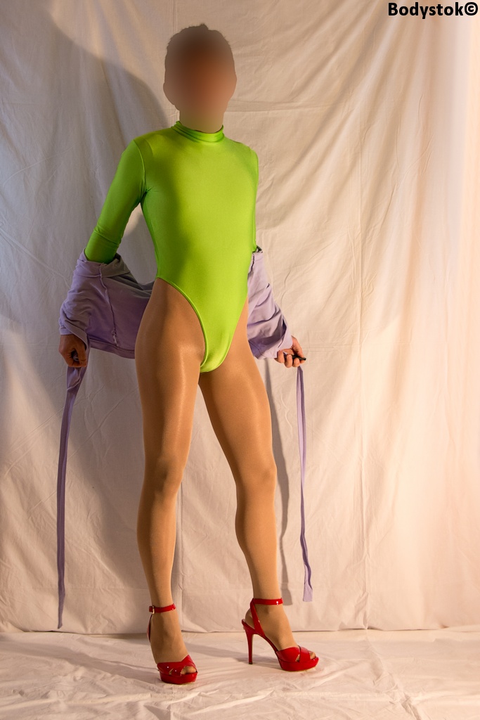 bodystocking_with_thong_green_leotard_004lo.jpg