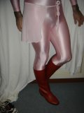 petit rat
ah ces bottes rouges ! collector , ils ne les font plus. çà date des années 70 ou 80
