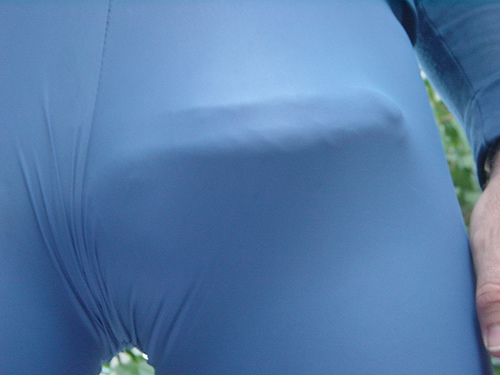 comme regulierement  je  fais du running  seul ou avec des potes   collant tren,sparents sou le lycra
