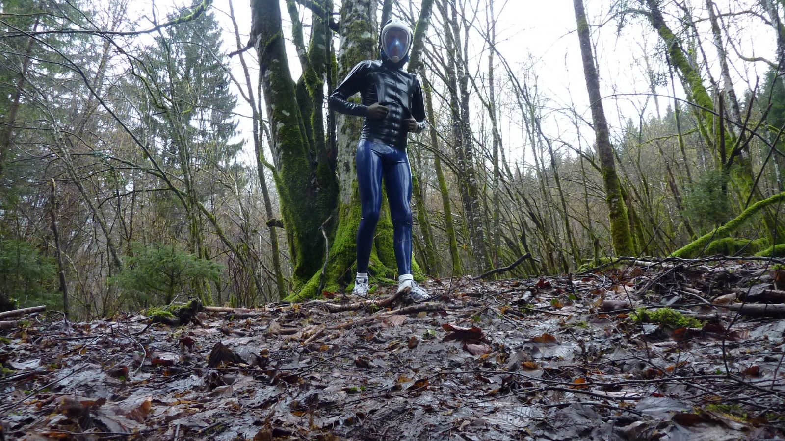 En forêt en latex
