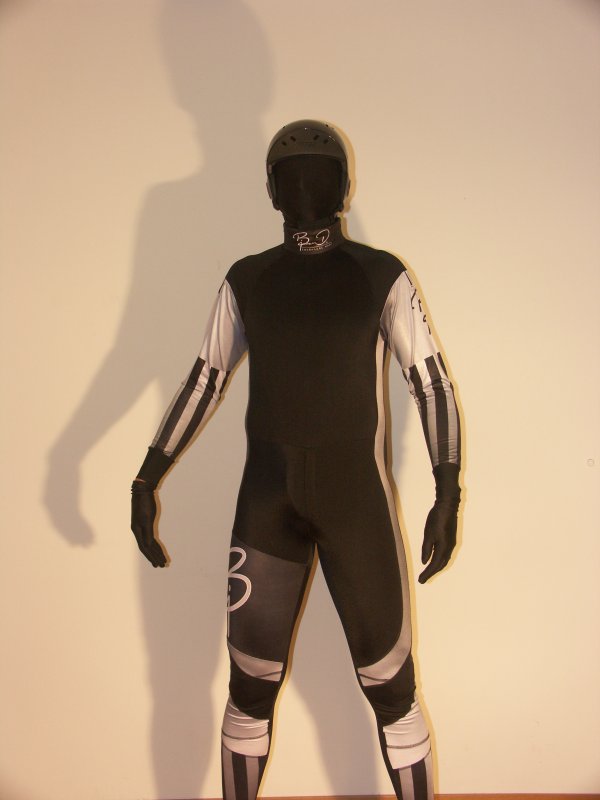 BD_noir
Mots-clés: combinaison lycra casque ski