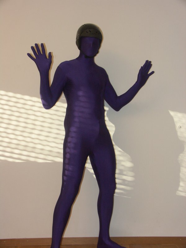 zentai violet 6
Zentai violet les bras écartés avec un casque.
Mots-clés: zentai, casque, violet, ztube