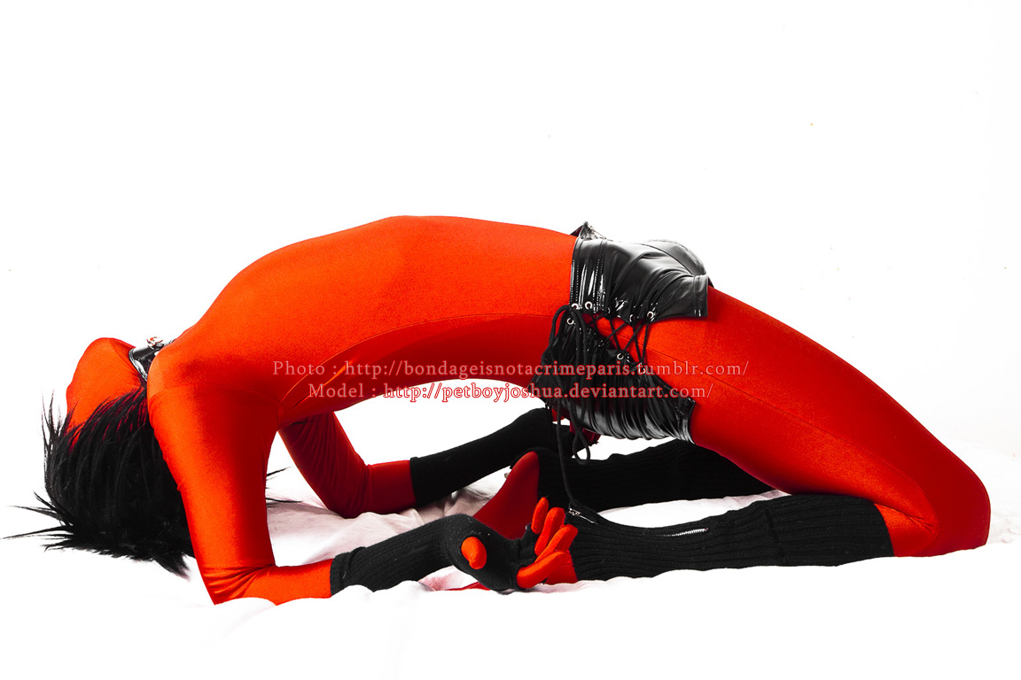 Pan - 002
Mots-clés: zentai rouge joshua pan