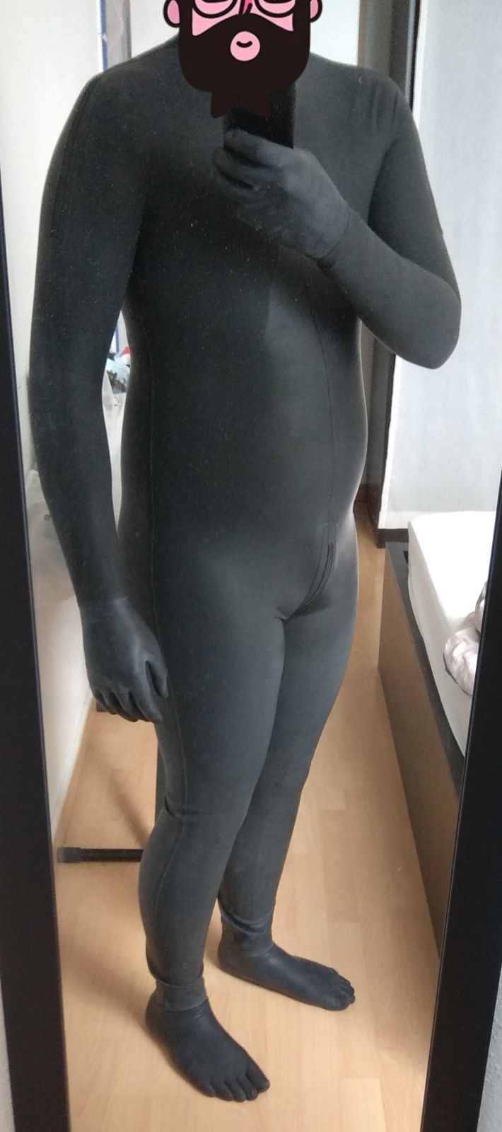 Catsuit latex avant vivishine
