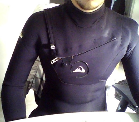 Combi surf
Mots-clés: combinaison néoprène neoprene caoutchouc moulant neo wetsuit rubber surf chestzip frontzip