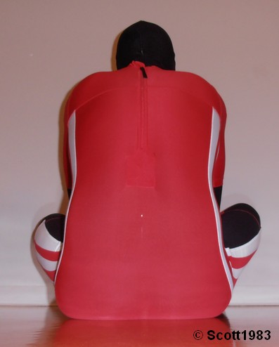 Zenta noir + combi Adidas rouge 05
Zentai noir + combinaison d’haltérophilie Adidas rouge...
