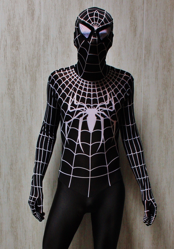 Moi dans le zentai Spiderman de Fara
