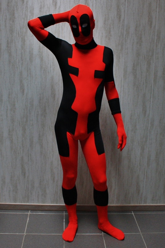 Moi dans mon zentai Deadpool. 
