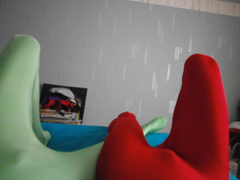 Maelle en vert, moi en rouge
