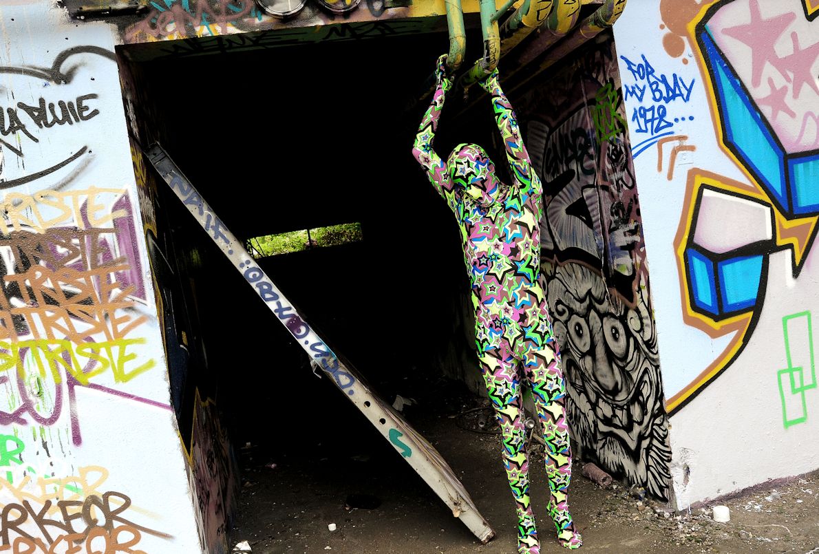 levibrok artwork
Mots-clés: zentai