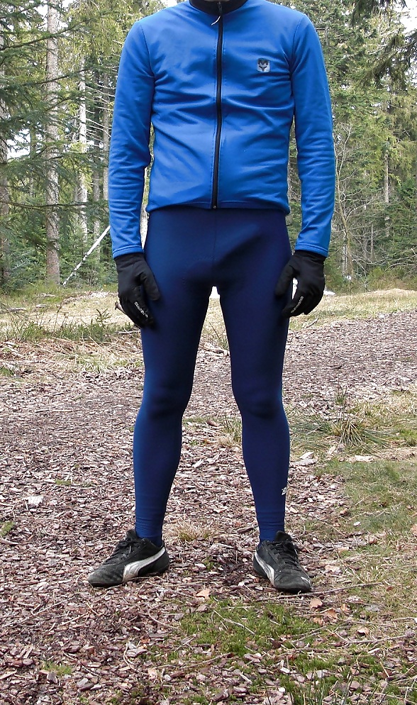 collant bleu
mon collant cycliste bleu
Mots-clés: collant velo
