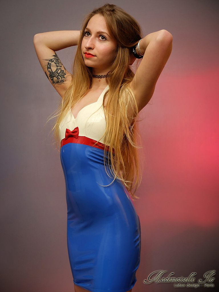 Mademoiselle_Ilo_-_Candy_latex_dress_-_Model_Becky_-_03.jpg