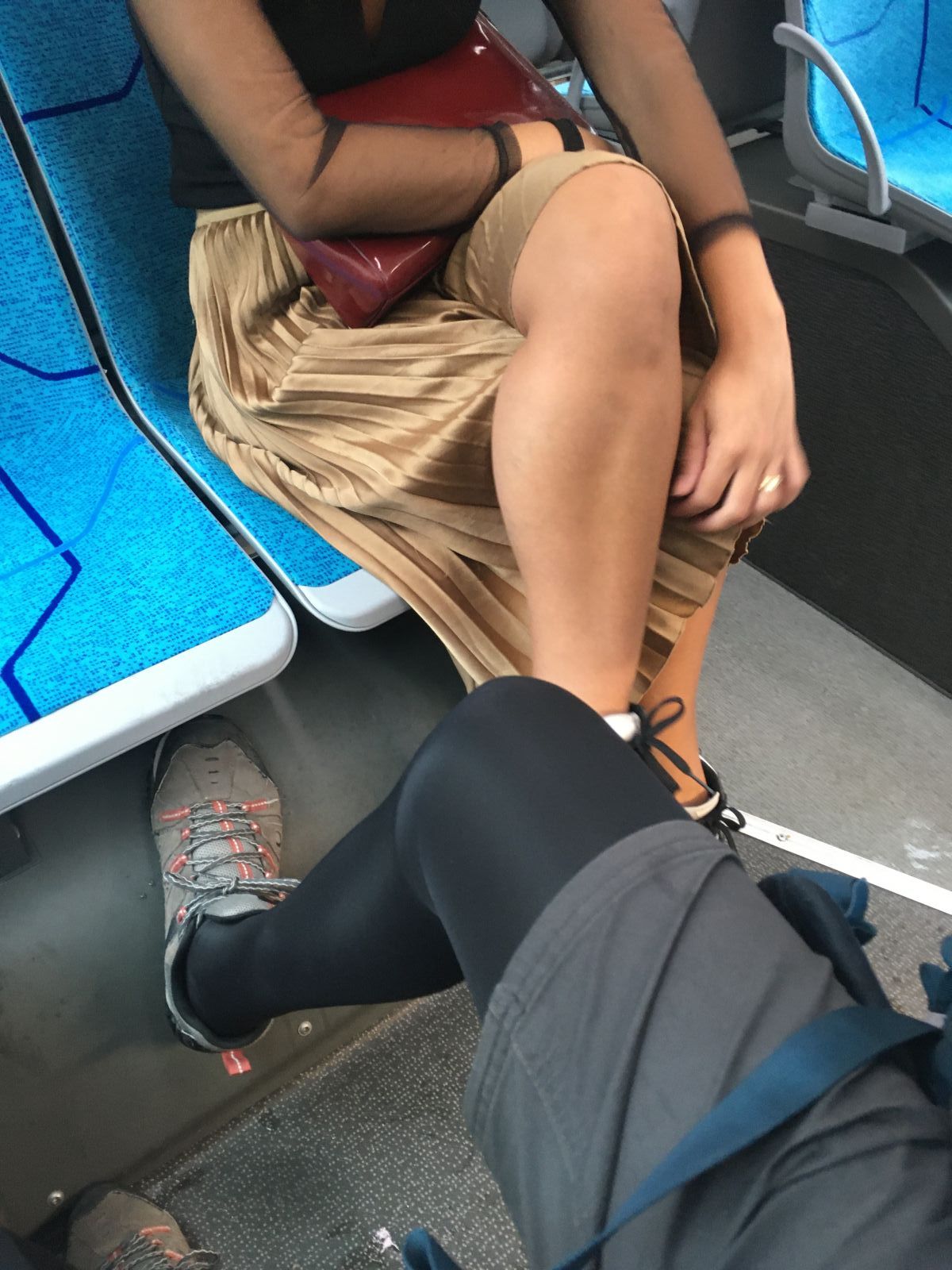 Latex-collants dans le bus
